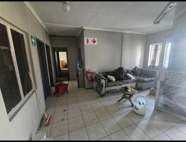 591M² WAREHOUSE TO LET IN ANDERBOLT